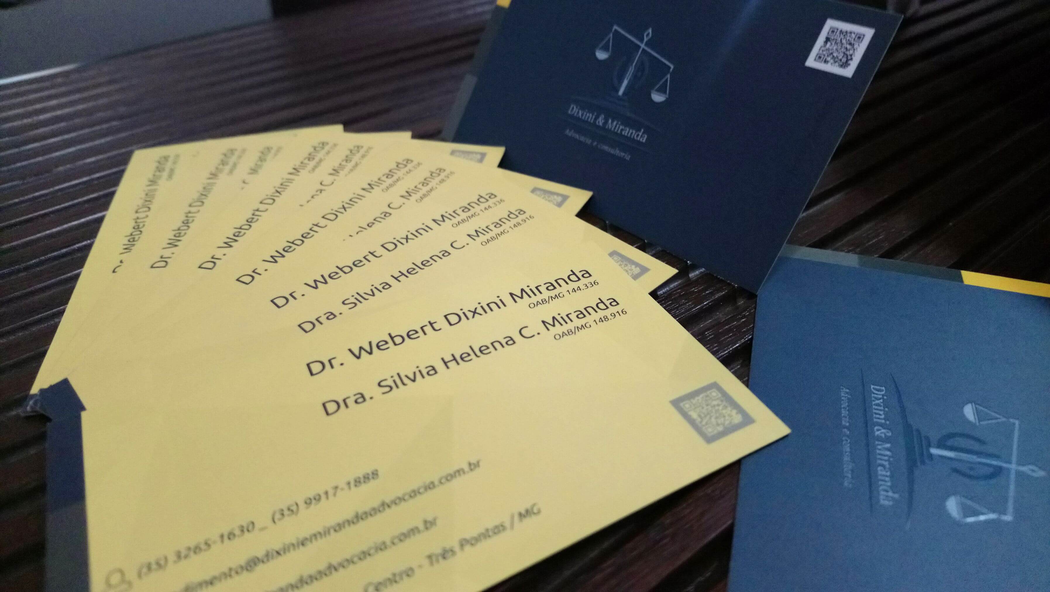 Cartão de visitas de advogado com logotipos criativos para escritório de advocacia Dixini